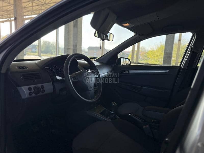Opel Astra H 