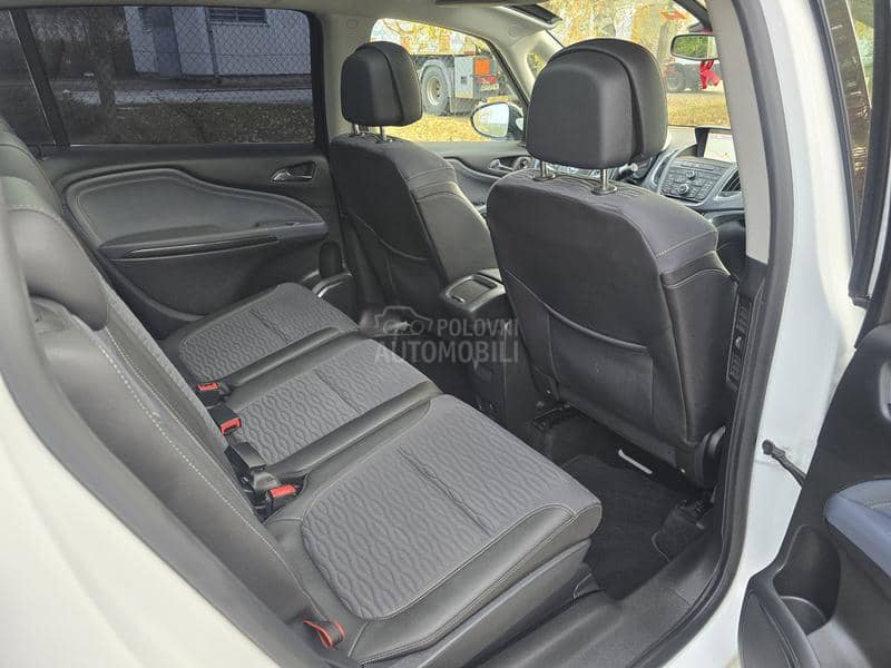 Opel Zafira 2.0CDTI COSMO