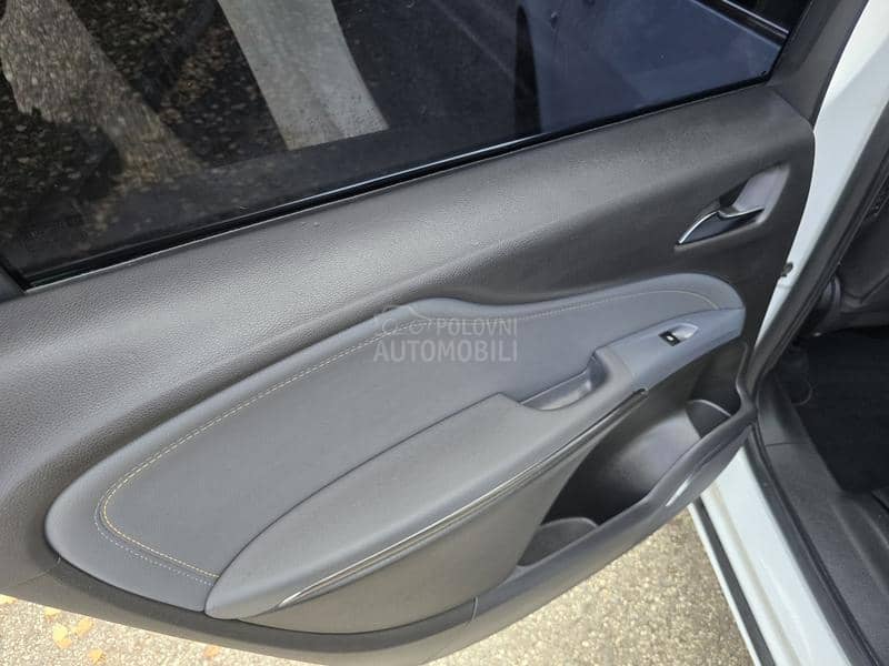 Opel Zafira 2.0CDTI COSMO