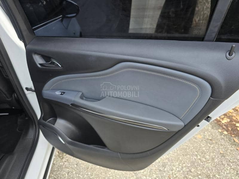 Opel Zafira 2.0CDTI COSMO