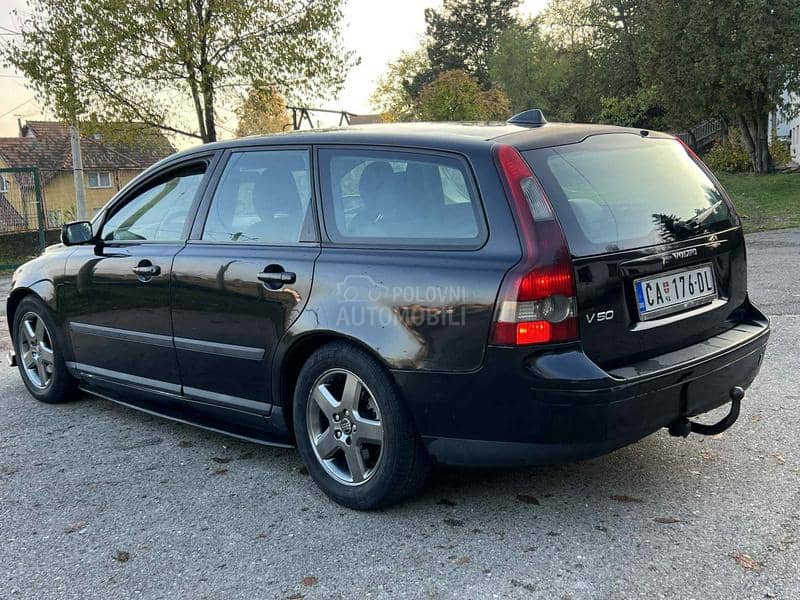 Volvo V50 