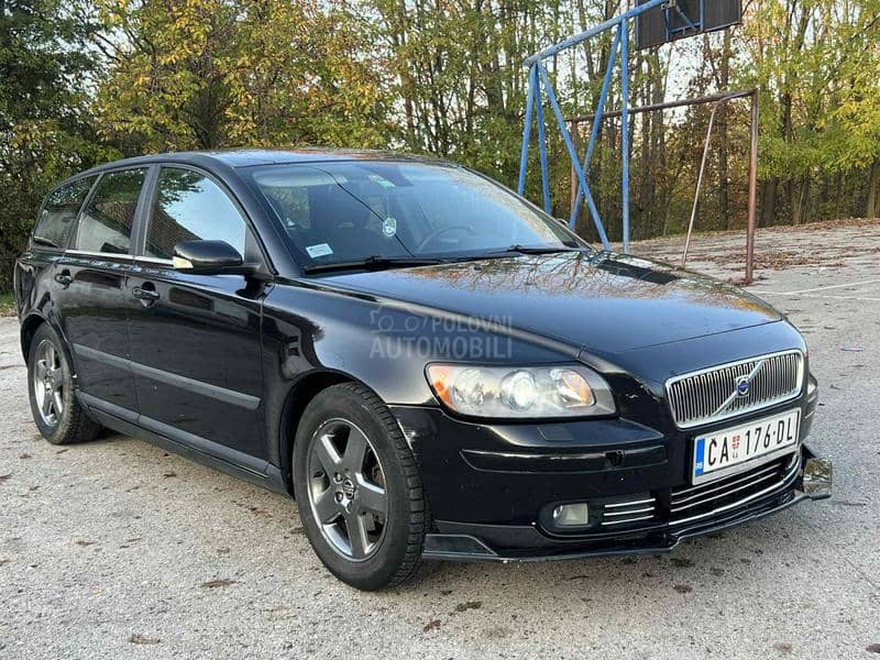 Volvo V50 