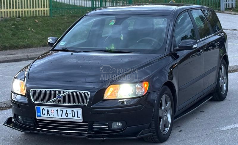 Volvo V50 