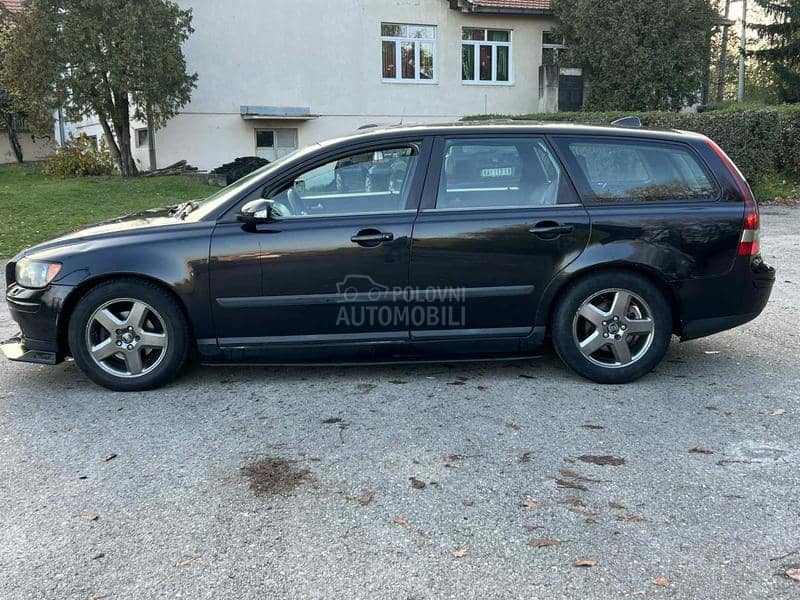 Volvo V50 