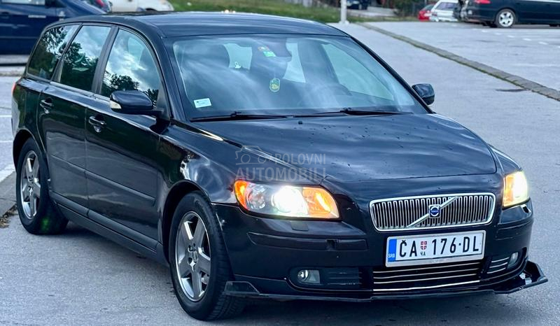 Volvo V50 