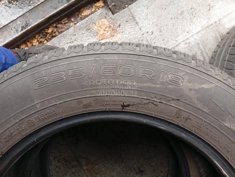 Nokian 235/60 R18 Zimska