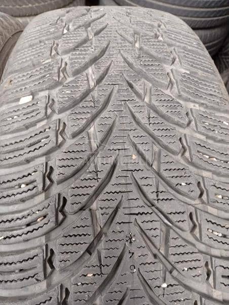 Nokian 235/60 R18 Zimska