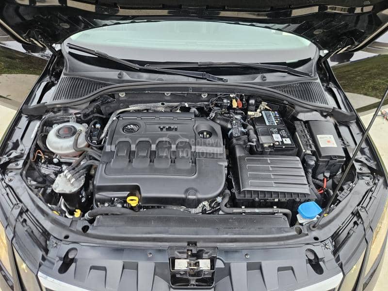 Škoda Octavia 1.6 TDI DSG F1