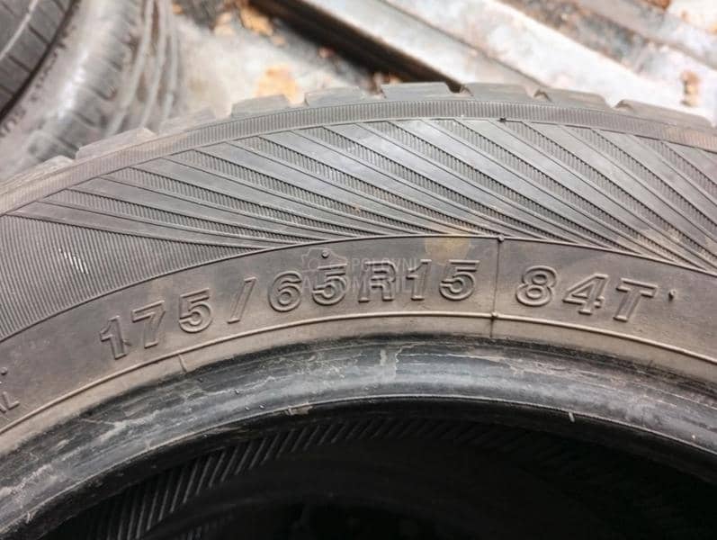 Yokohama 175/65 R15 Zimska