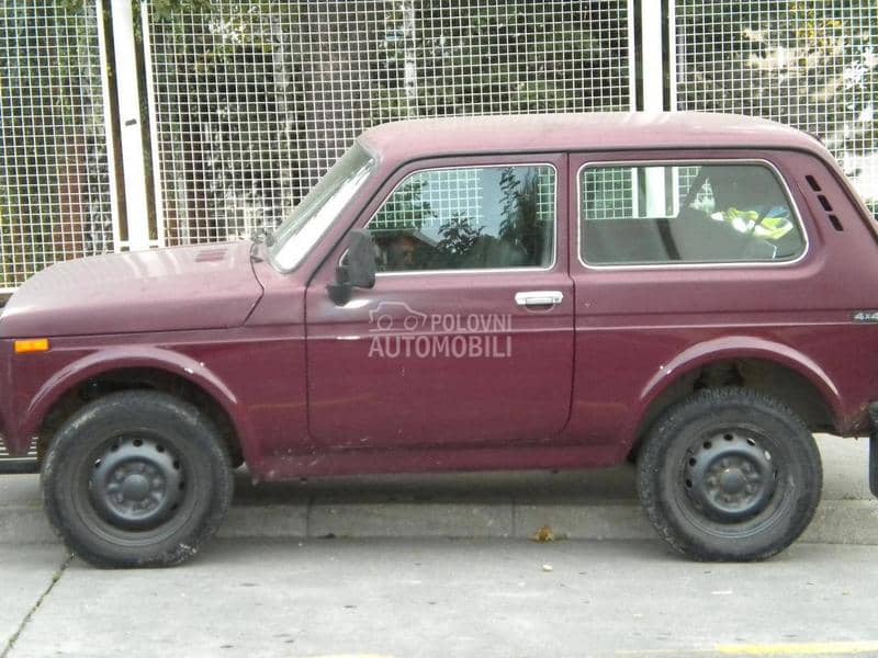 Lada Niva -  kompletan auto u delovima