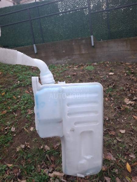 Posuda za tecnost brisaca