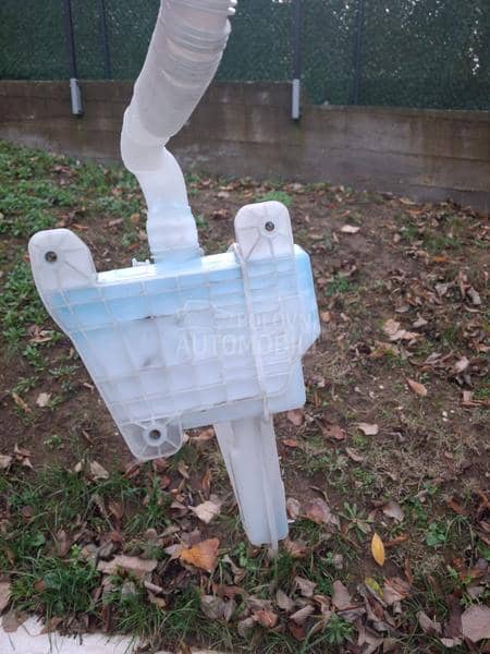 Posuda za tecnost brisaca