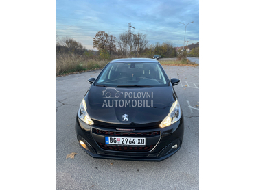 Peugeot 208 1.2 GT line
