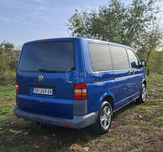 Volkswagen Transporter T5 2.5 TDI