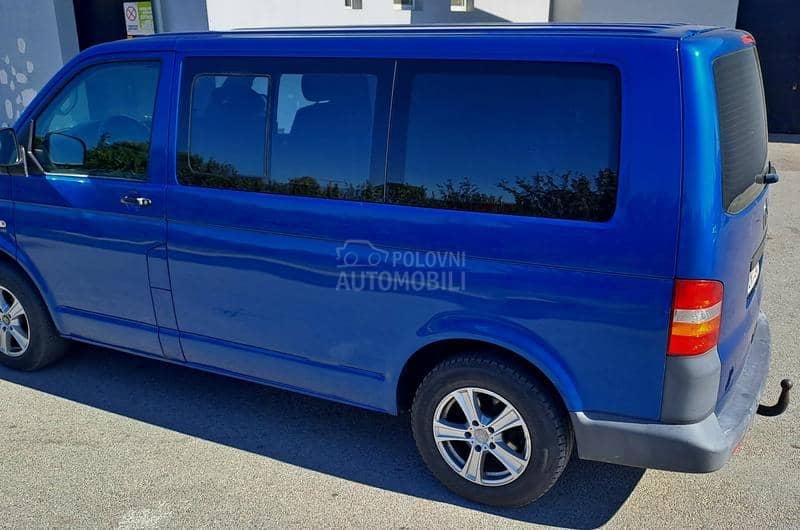 Volkswagen Transporter T5 2.5 TDI