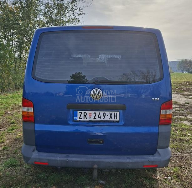 Volkswagen Transporter T5 2.5 TDI