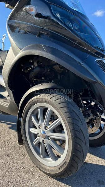 Piaggio MP3 B KATEGORIJA