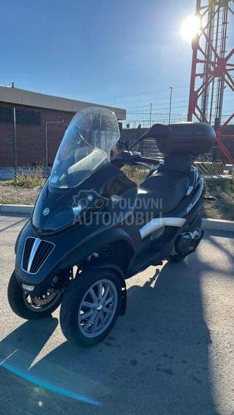 Piaggio MP3 B KATEGORIJA