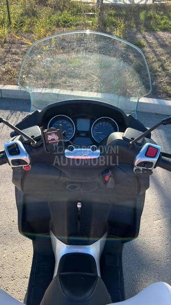 Piaggio MP3 B KATEGORIJA