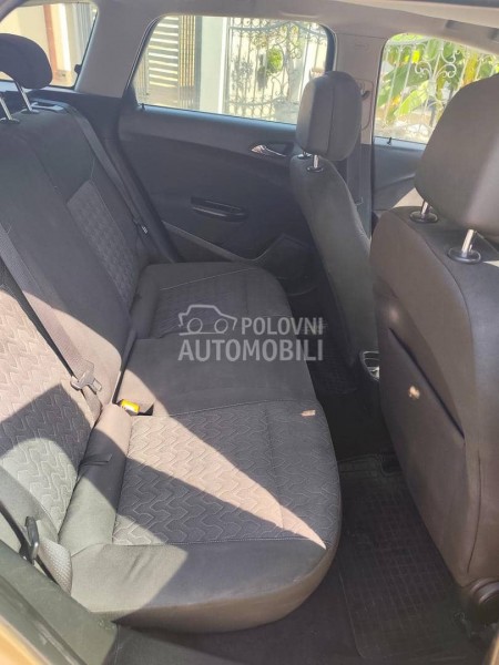 Opel Astra J 