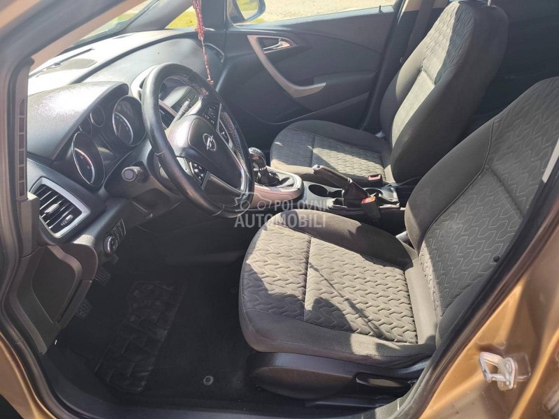 Opel Astra J 