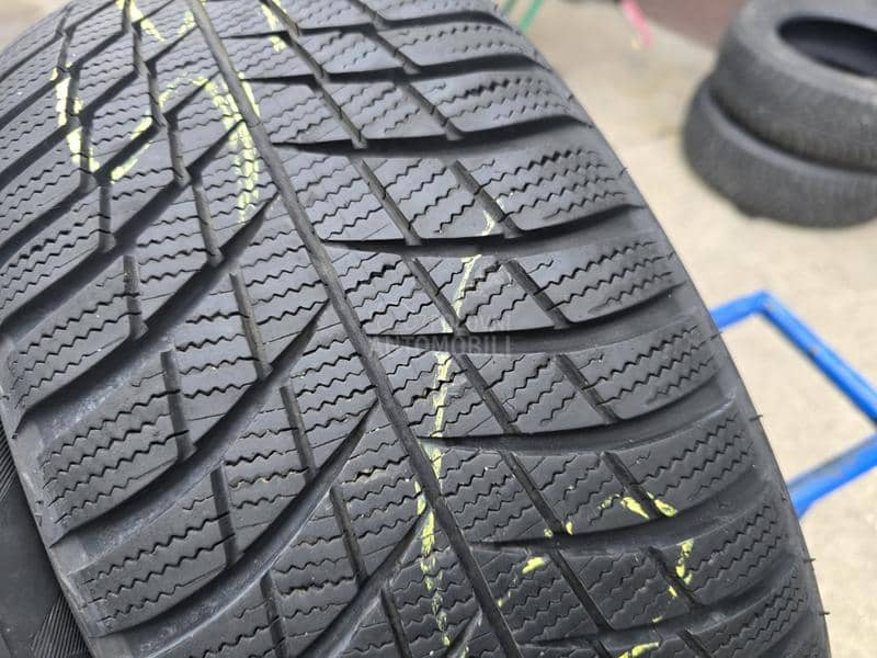 Bridgestone 205/55 R16 Zimska