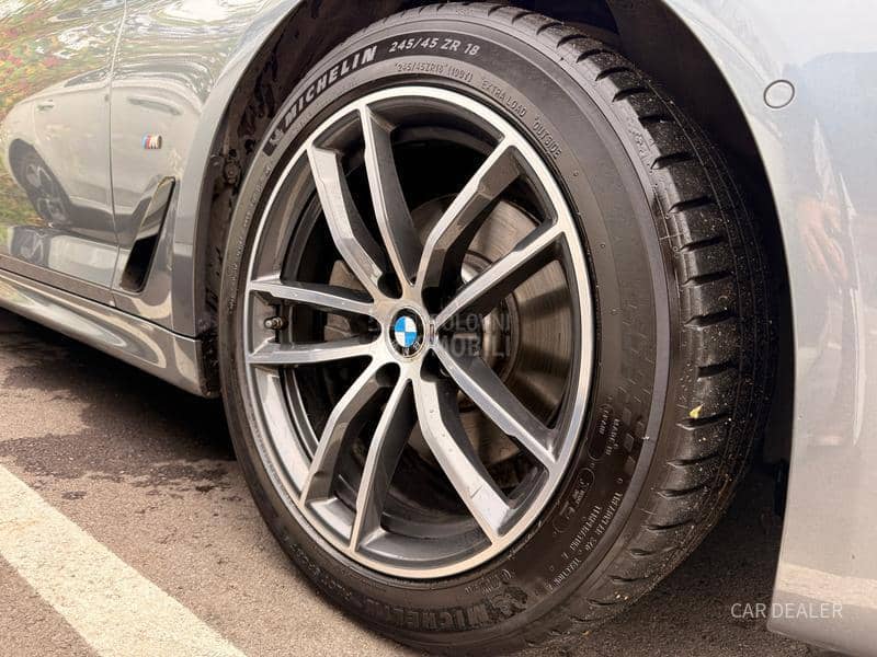 BMW 520 M-sport/pano/360