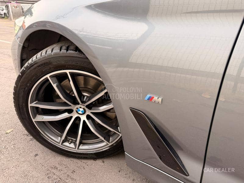 BMW 520 M-sport/pano/360