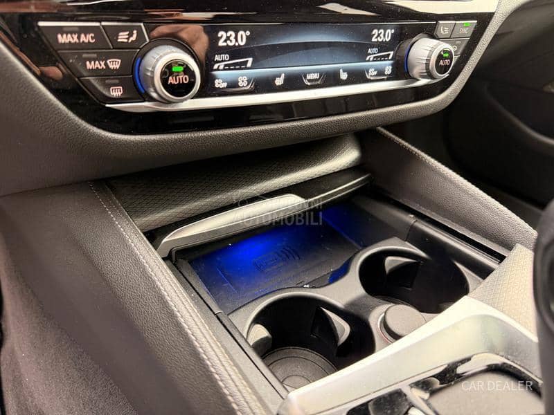 BMW 520 M-sport/pano/360