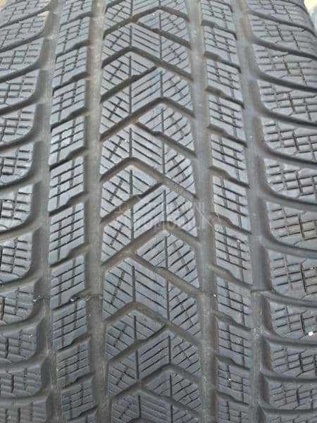 Pirelli 265/35 R22 Zimska