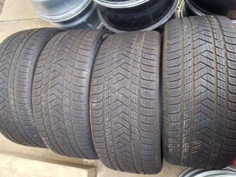 Pirelli 265/35 R22 Zimska