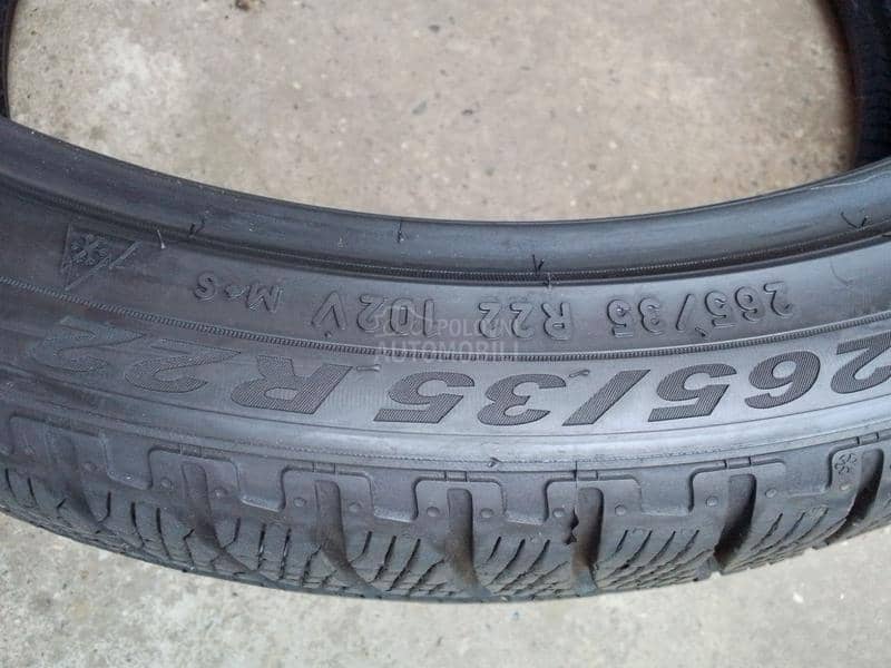 Pirelli 265/35 R22 Zimska