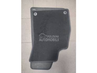 Tepih patosnice crne za Audi A4