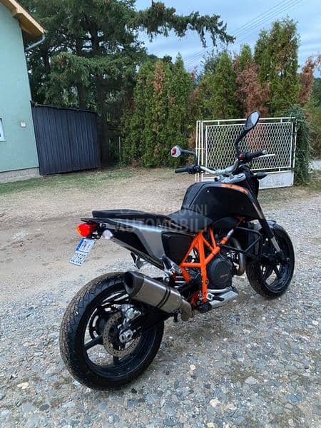 KTM duke 690