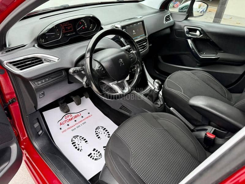 Peugeot 208 1.6HDI FUL/LED/NAV