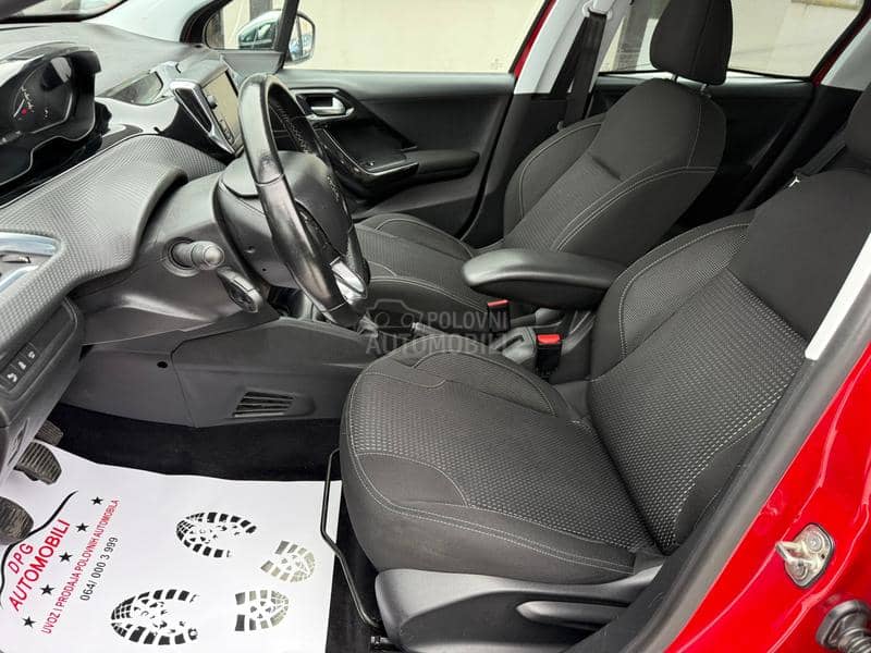 Peugeot 208 1.6HDI FUL/LED/NAV