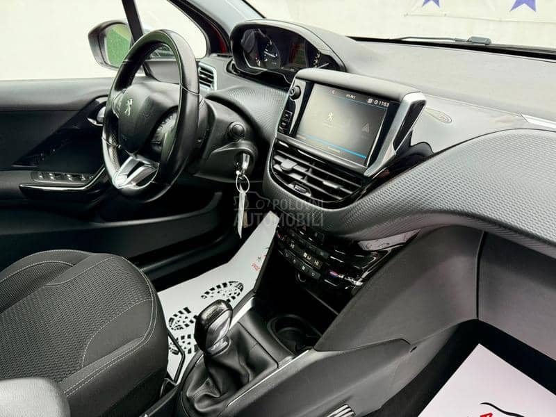 Peugeot 208 1.6HDI FUL/LED/NAV