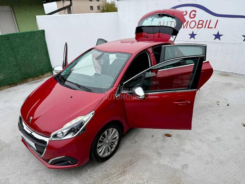 Peugeot 208 1.6HDI FUL/LED/NAV