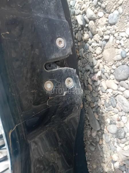 Brava vrata zadnja leva