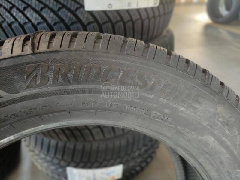 Bridgestone 235/60 R18 Zimska