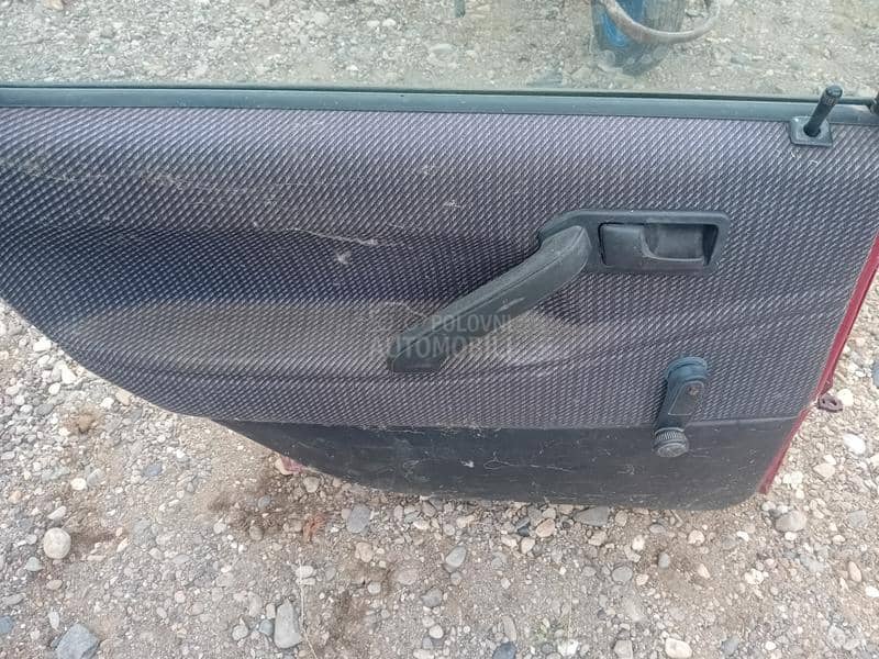 Zadnji levi podizac stakla