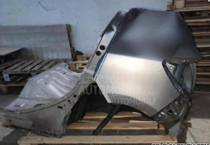 Zadnjica sa podom poluleva