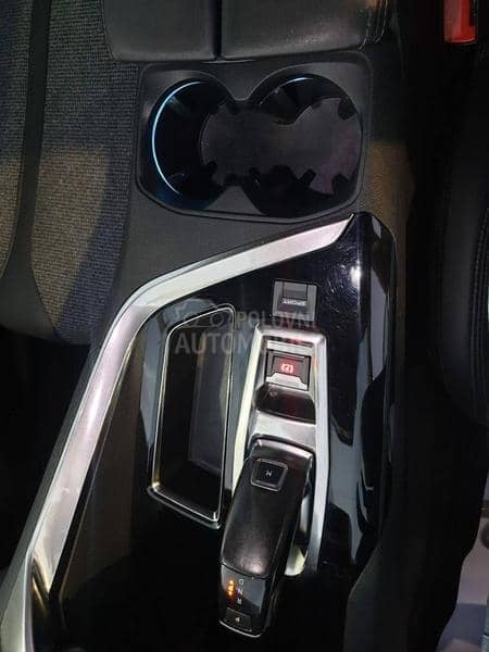Peugeot 3008 ALLURE/VIRT/AT8