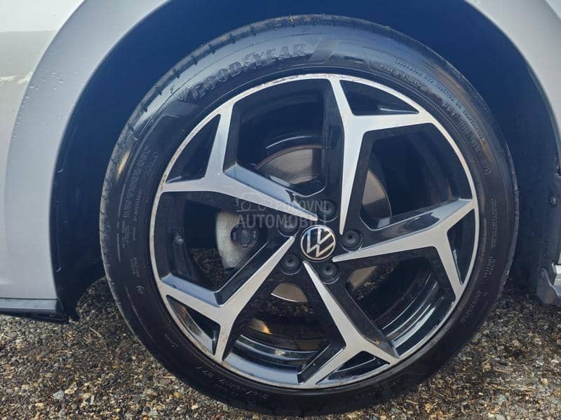 Volkswagen Polo R LINE