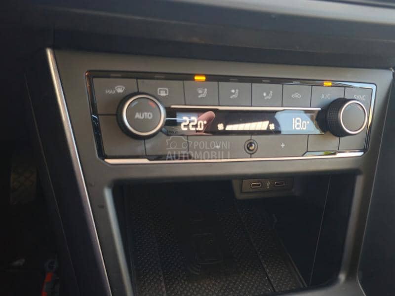 Volkswagen Polo R LINE