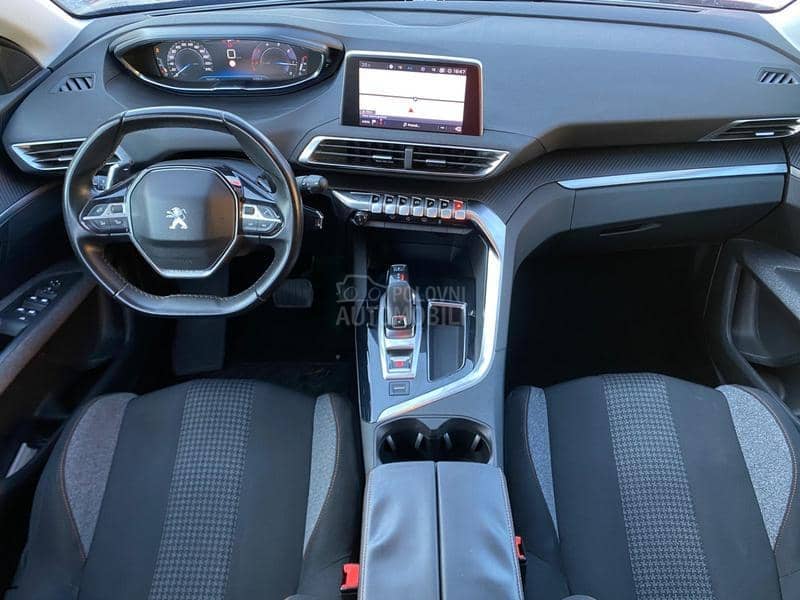 Peugeot 3008 VIRTUAL/AT8