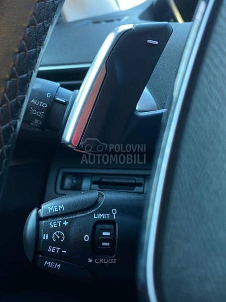 Peugeot 3008 VIRTUAL/AT8