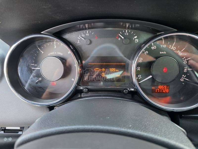 Peugeot 3008 1.6 HDI N.A.V.I