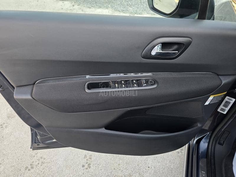Peugeot 3008 1.6 HDI N.A.V.I