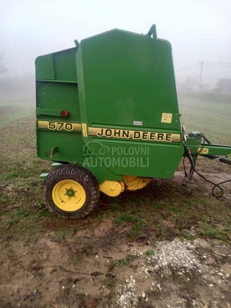 John Deere 570